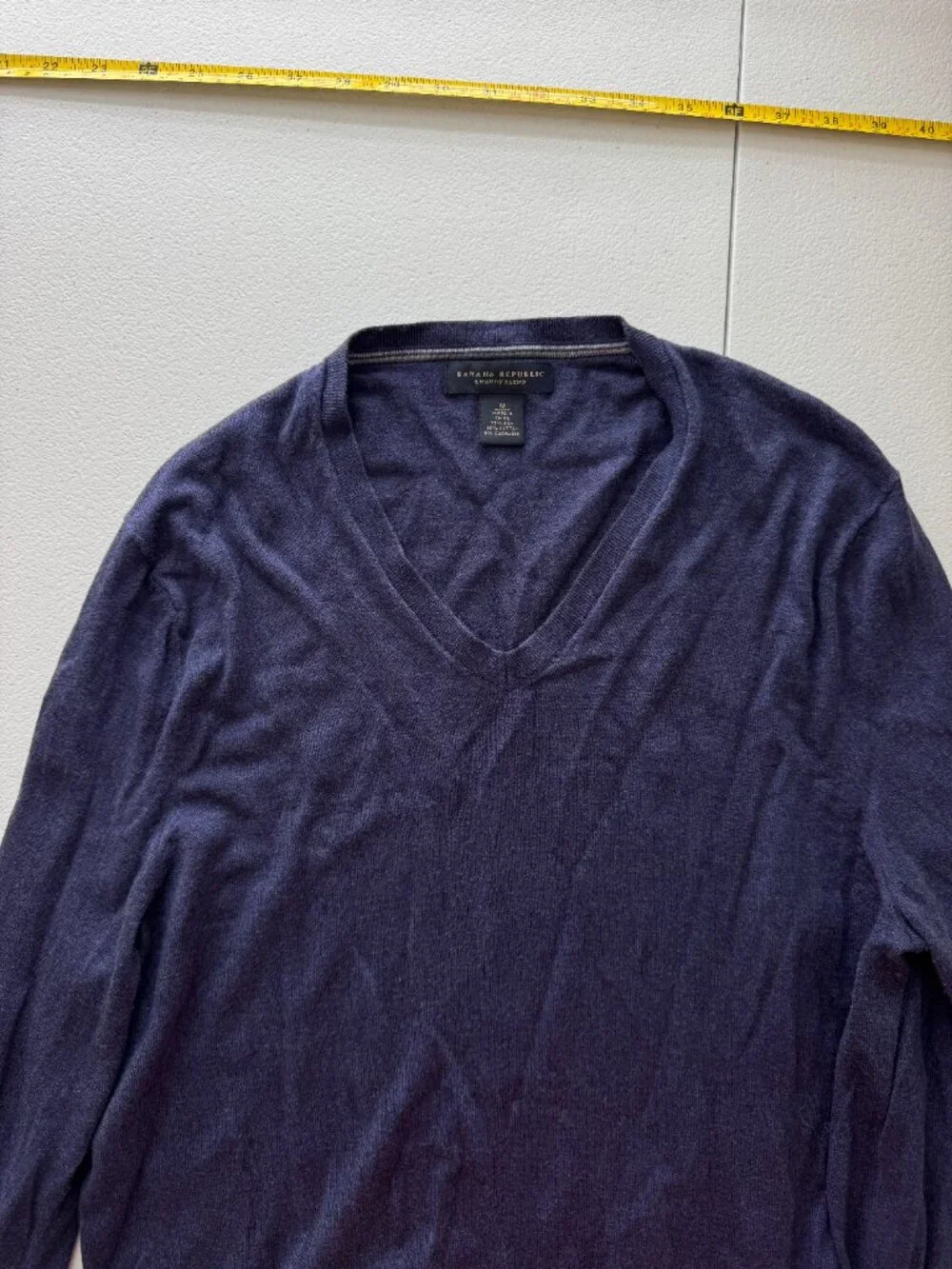 Banana Republic Luxury Blend Silk Cashmere V-Neck Sweater Men’s M Navy